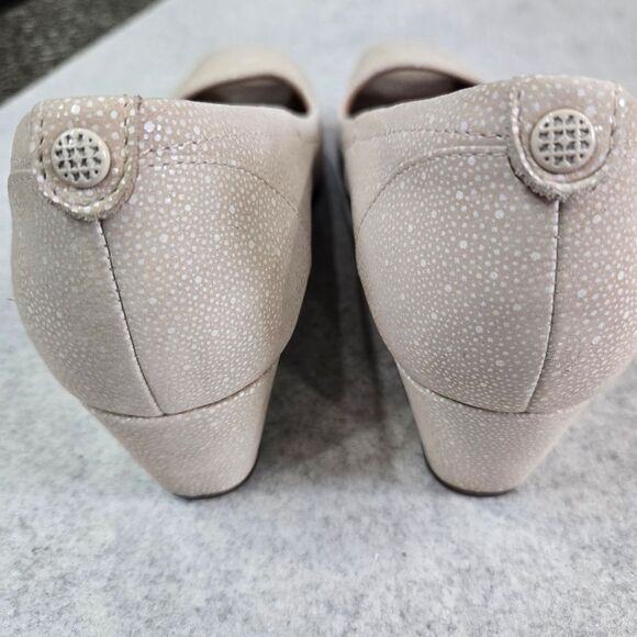 🐢 Clarks Artesian Size 8 2" Wedge Tan - Picture 9 of 17